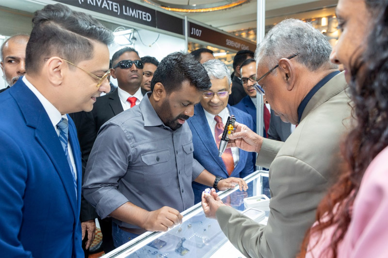 President Dissanayake and SLGJA Cut Ribbon at FACETS Sri Lanka 2025