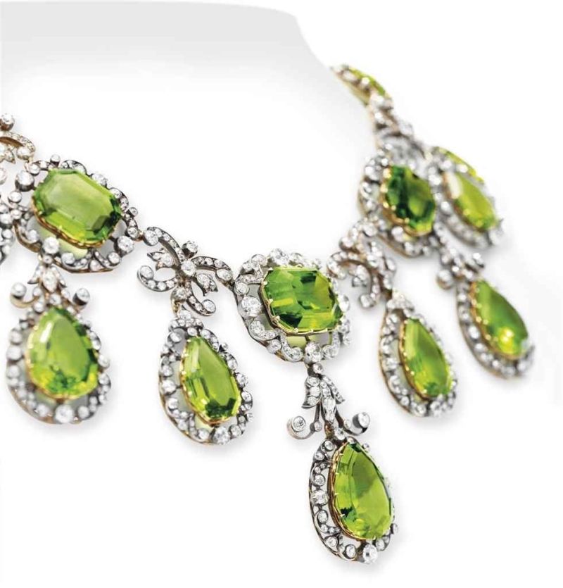 Peridot: The Birthstone of August – by Rui Galopim de Carvalho