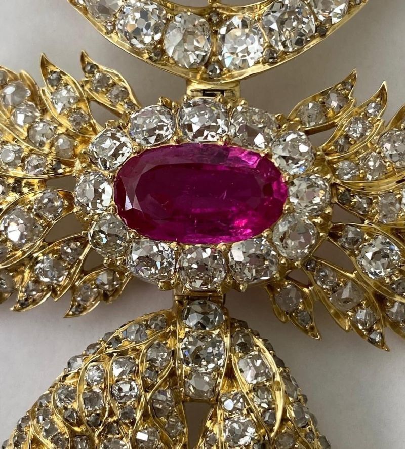 Ruby or Pink Sapphire? – by Rui Galopim de Carvalho