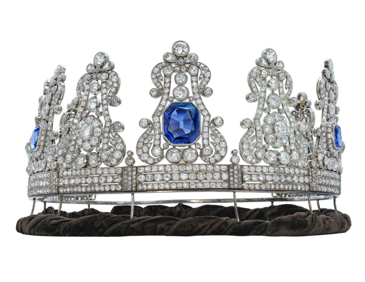 Tiara of Queen Maria II of Portugal – by Rui Galopim de Carvalho